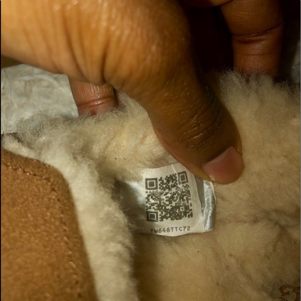 [UGGS] Girl’s Dakota Moccasin - Picture 6 of 7